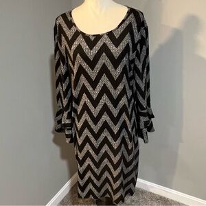 NWT‎ Tacera Size XL Black & Gray Chevron Design Knit Midi Dress